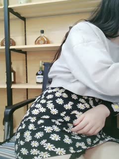 丰满骚情主播吉拉拉0111一多自慰大秀肤色白皙不停自慰